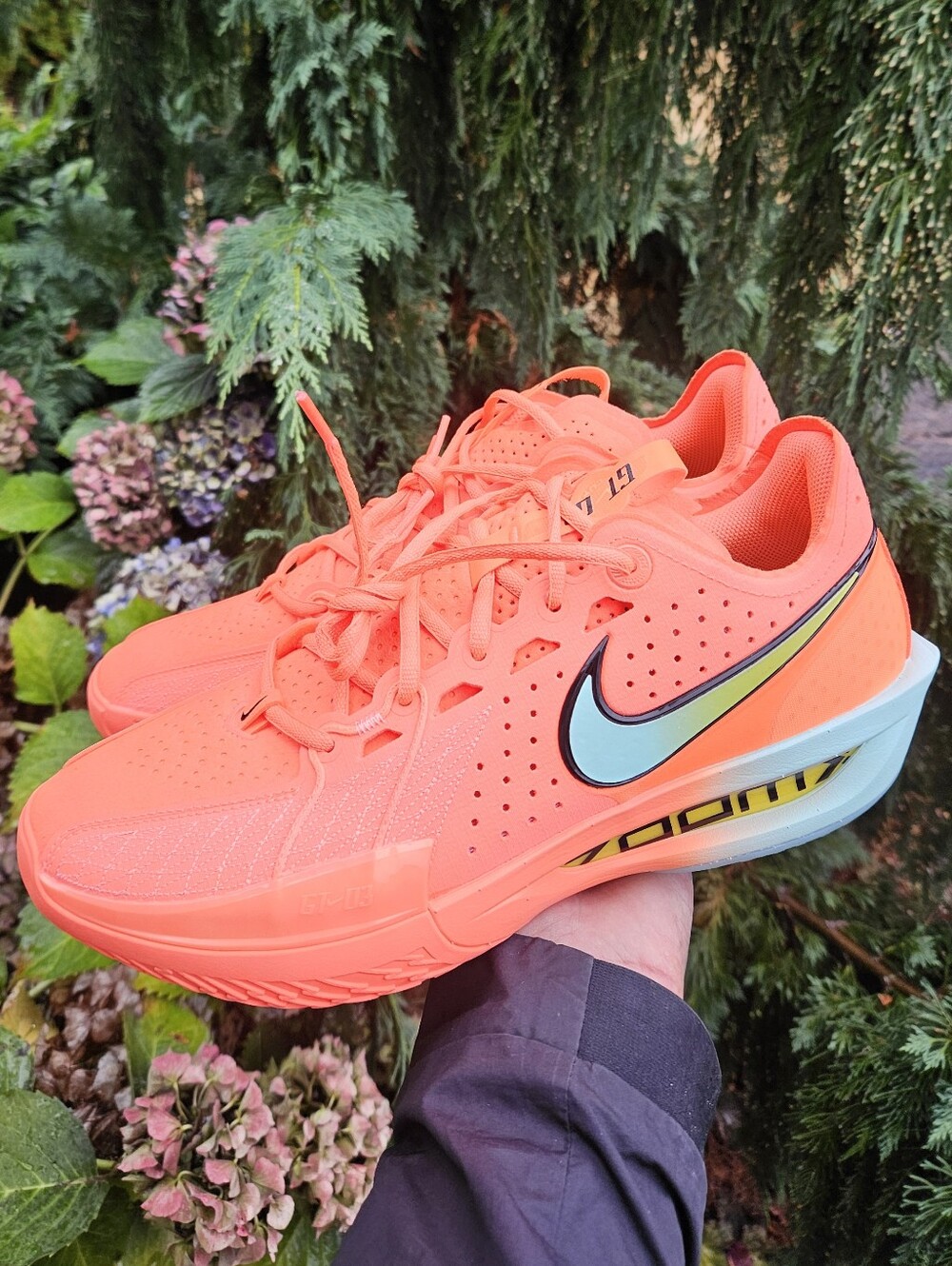 New Men's Nike GT Cut 3